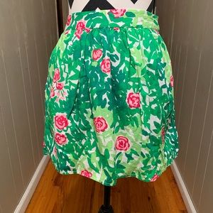 Lilly Pulitzer skirt with pockets.